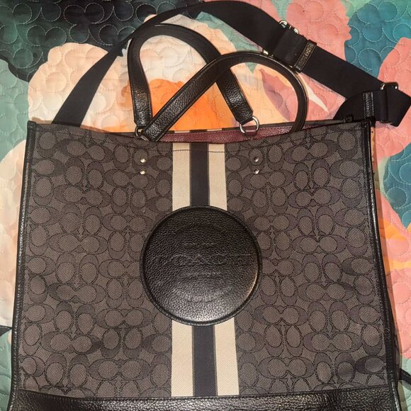 Coach Dempsey Tote 40 In Signature Jacquard - Used - Picture 5 of 5